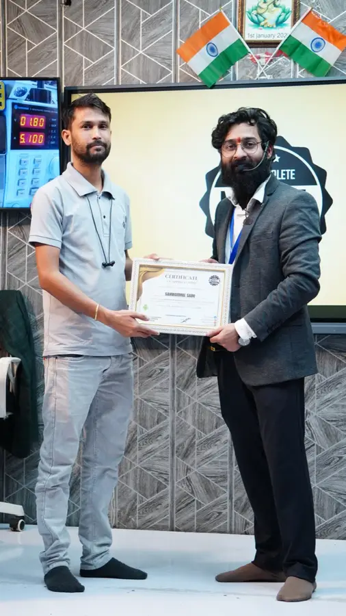 DMS January batch graduate with certificate